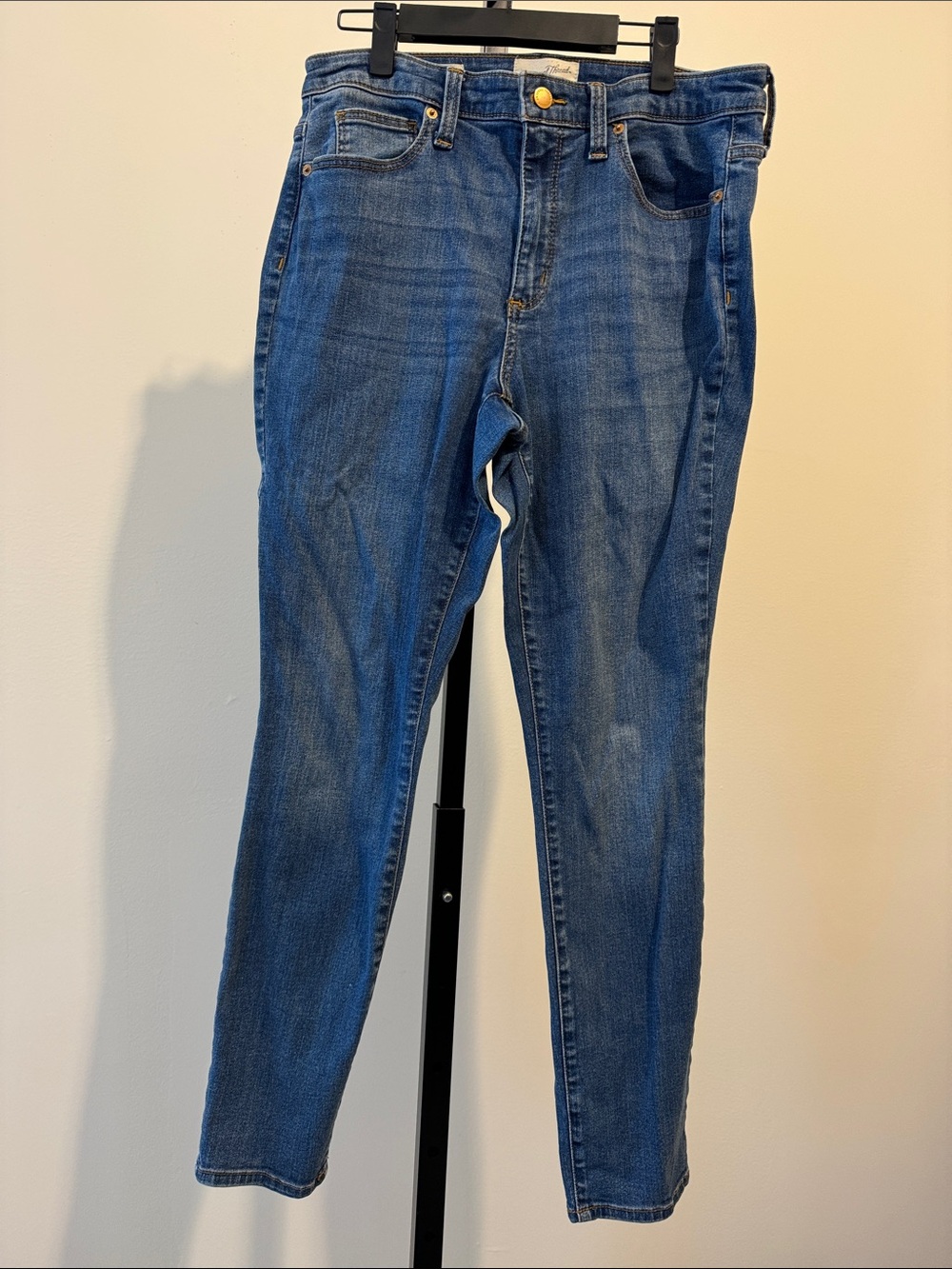 Universal Thread Women's Medium Blue Wash High Rise Skinny Jeans